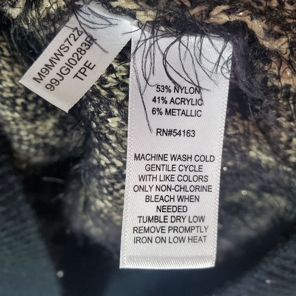 Andrew Marc New York Leopard Print Crewneck Stretchy Women's Sweater Size Medium - Picture 6 of 7